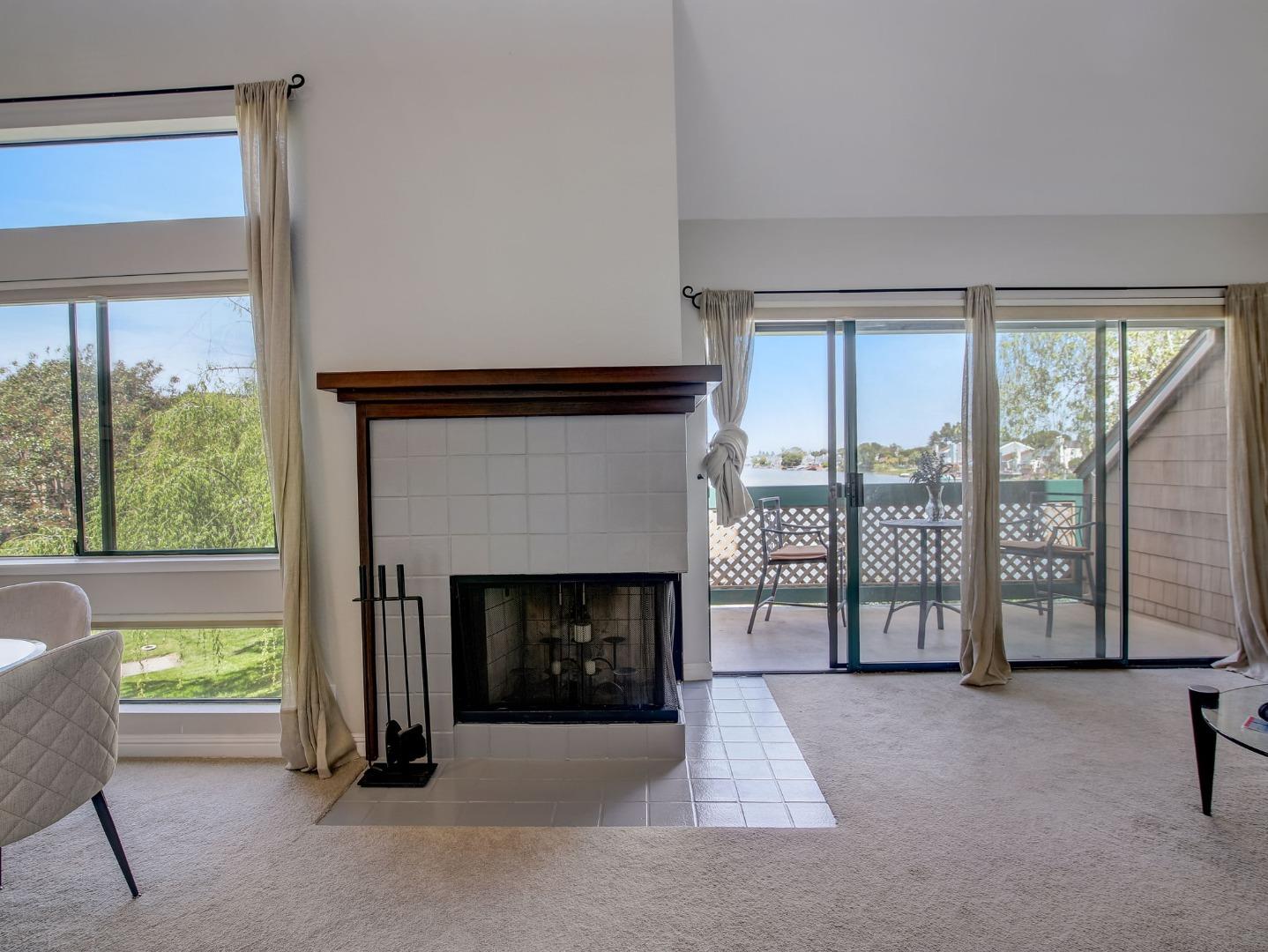Detail Gallery Image 6 of 49 For 86 Pelican Ln, Redwood City,  CA 94065 - 2 Beds | 2 Baths