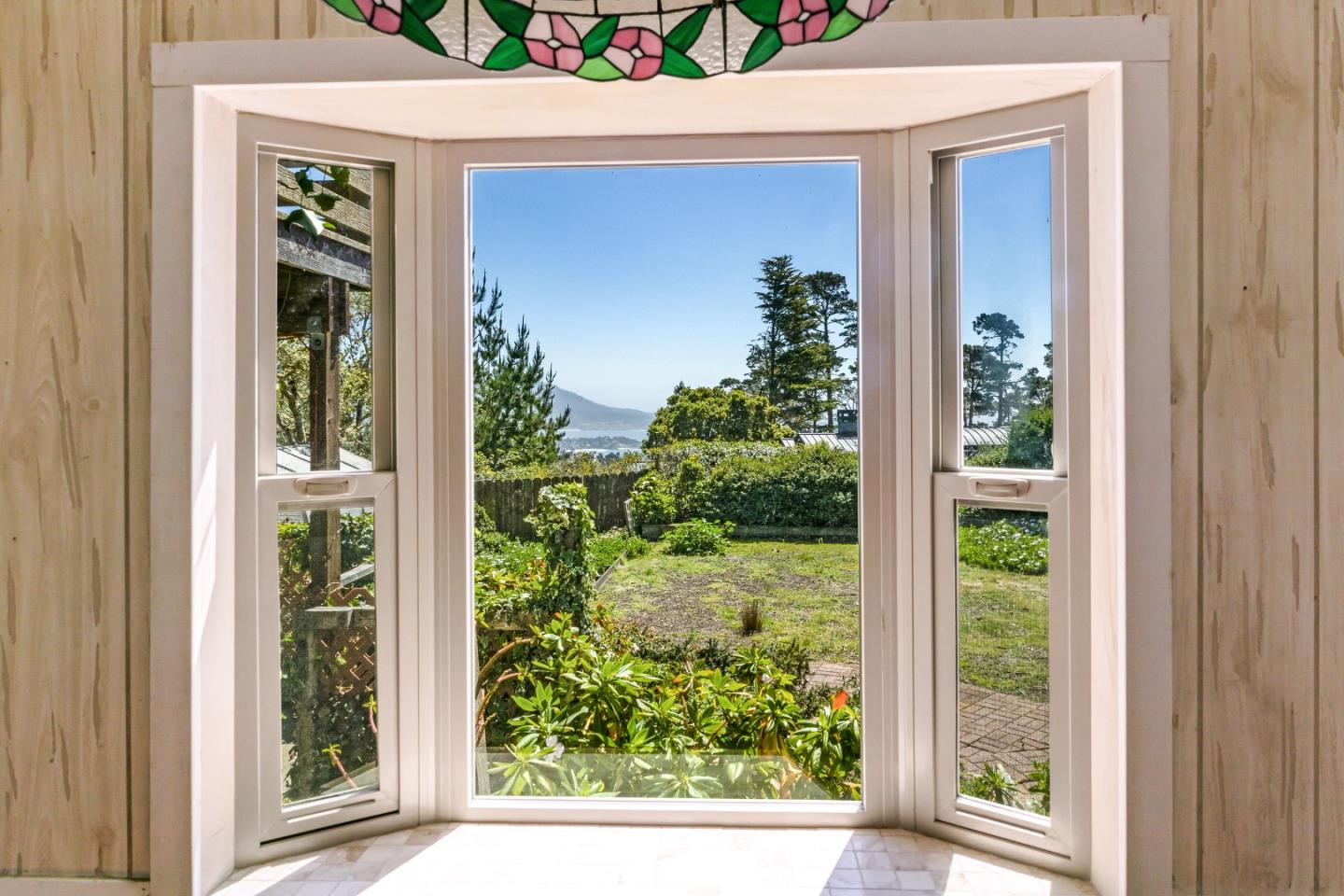 Detail Gallery Image 14 of 33 For 4032 Mora Ln, Pebble Beach,  CA 93953 - 3 Beds | 3/1 Baths