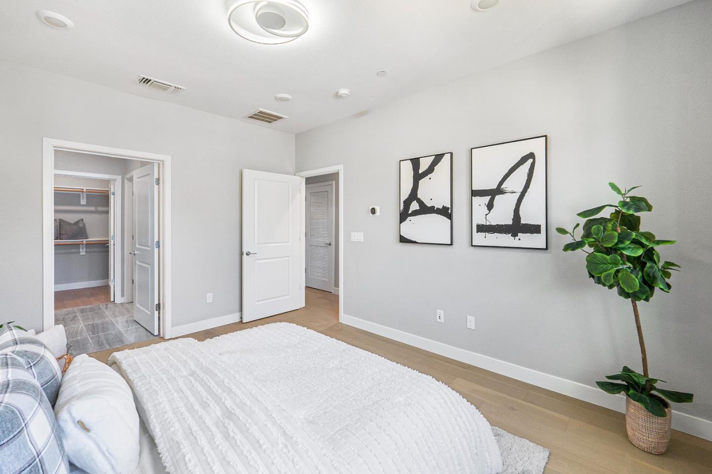 Detail Gallery Image 21 of 35 For 147 Orbit Way, Mountain View,  CA 94043 - 3 Beds | 3/1 Baths