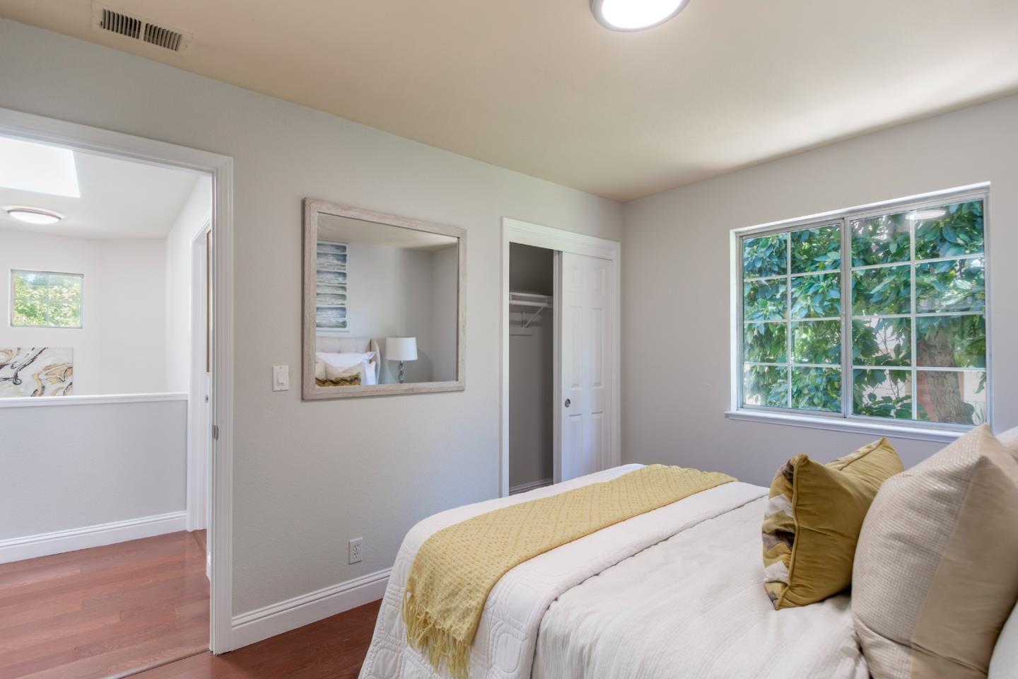 Detail Gallery Image 20 of 42 For 445 Bella Corte, Mountain View,  CA 94043 - 3 Beds | 2/1 Baths