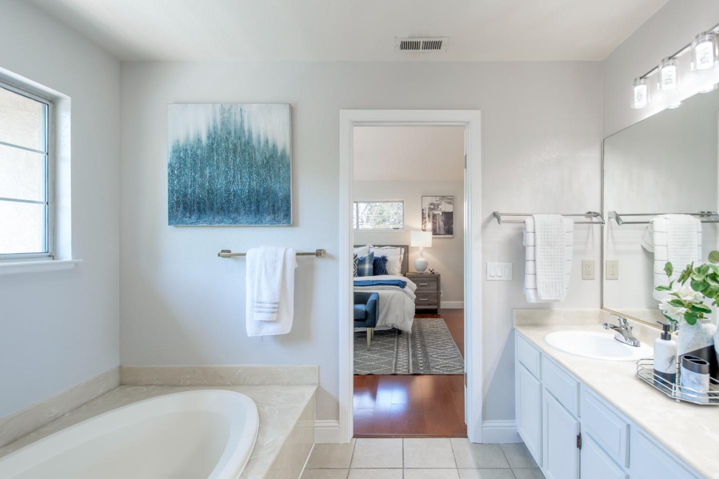 Detail Gallery Image 32 of 42 For 445 Bella Corte, Mountain View,  CA 94043 - 3 Beds | 2/1 Baths