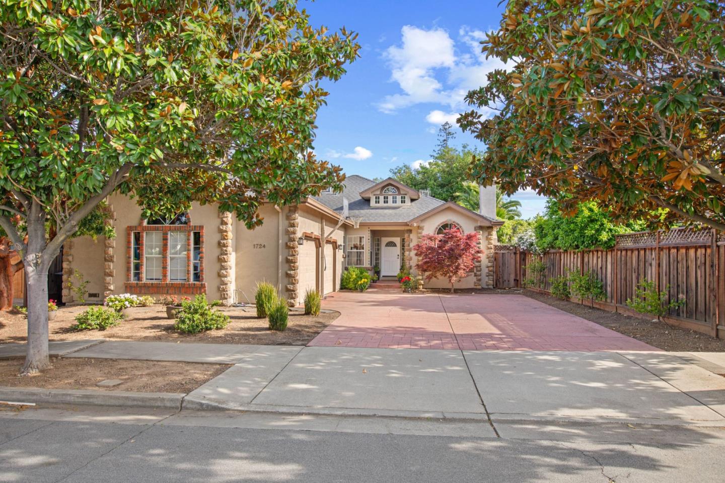 Detail Gallery Image 1 of 36 For 1724 W Hacienda Ave, Campbell,  CA 95008 - 4 Beds | 2/1 Baths