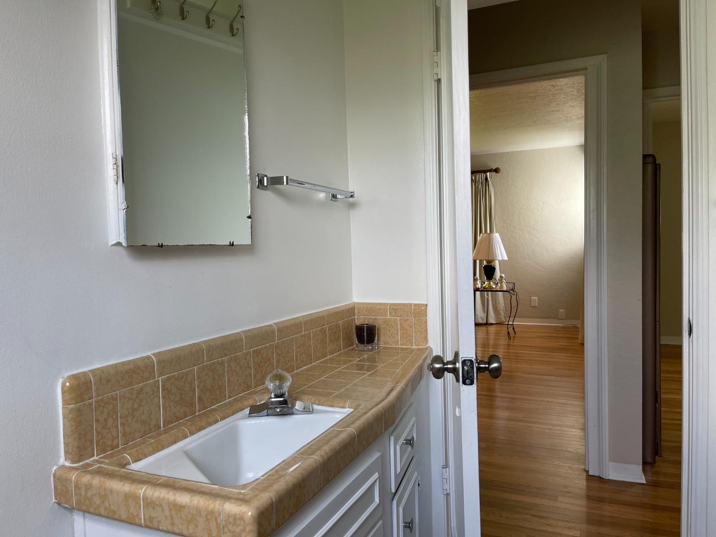Detail Gallery Image 30 of 39 For 1811 Michigan Ave, Stockton,  CA 95204 - 3 Beds | 1/1 Baths