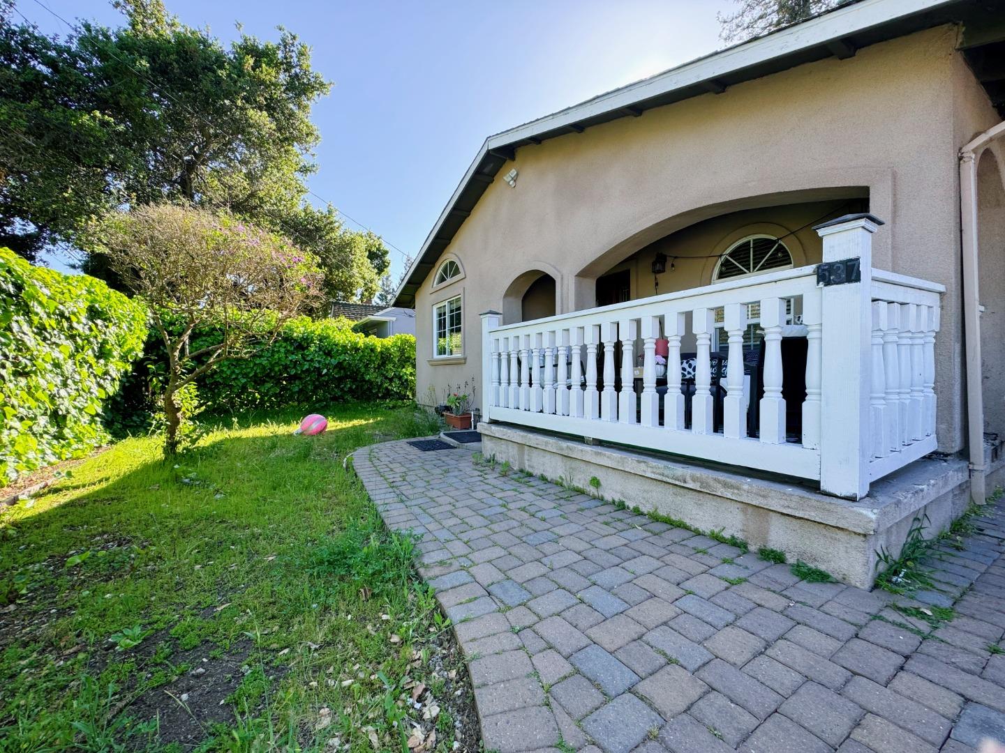 Photo of 537 7th Ave in Menlo Park, CA