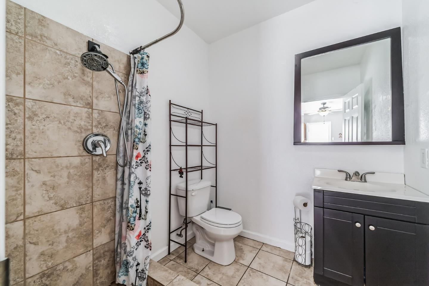 Detail Gallery Image 28 of 44 For 1531 77th Ave, Oakland,  CA 94621 - 4 Beds | 2/1 Baths