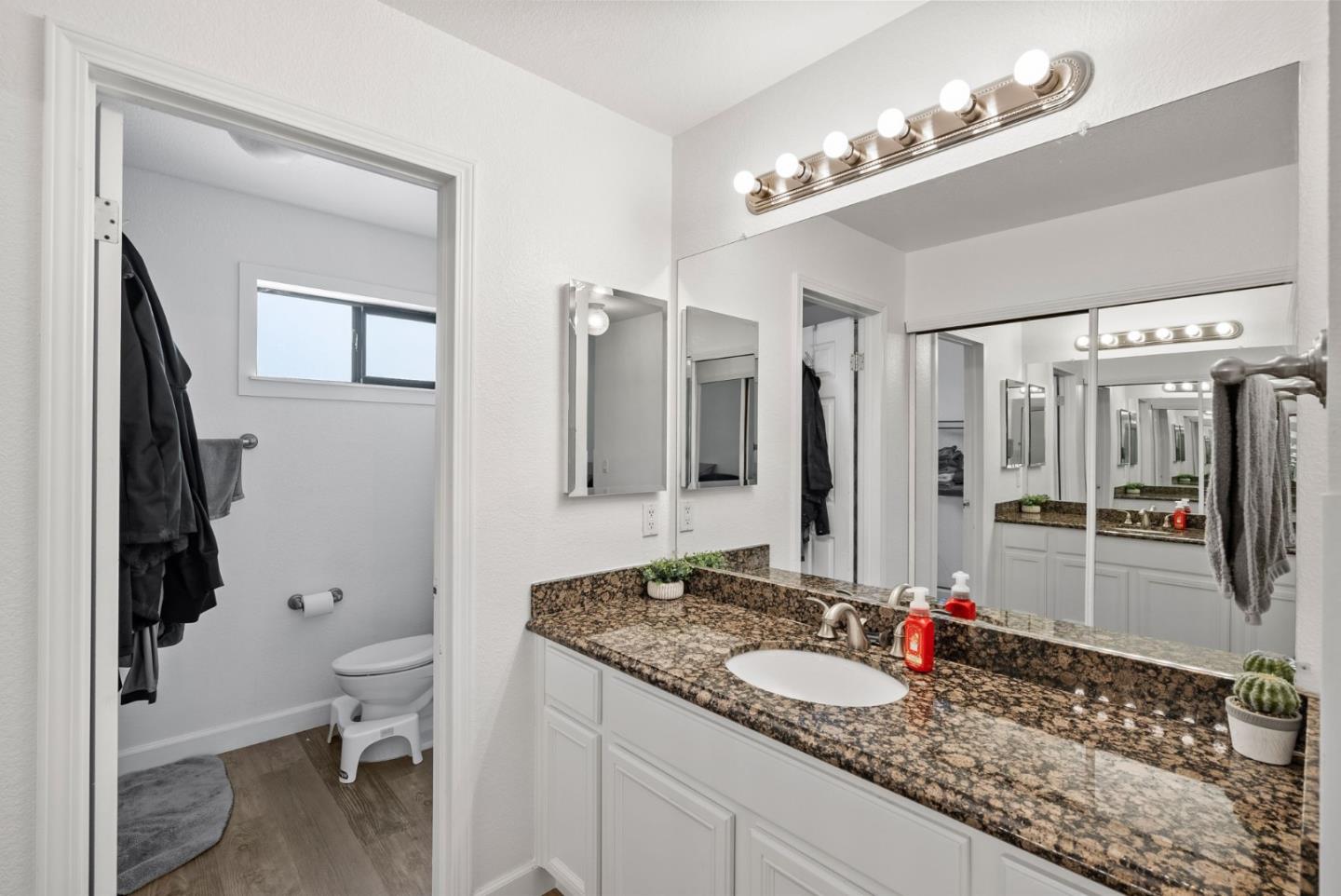 Detail Gallery Image 14 of 30 For 1910 Winding Creek Ct, San Jose,  CA 95148 - 2 Beds | 2/1 Baths