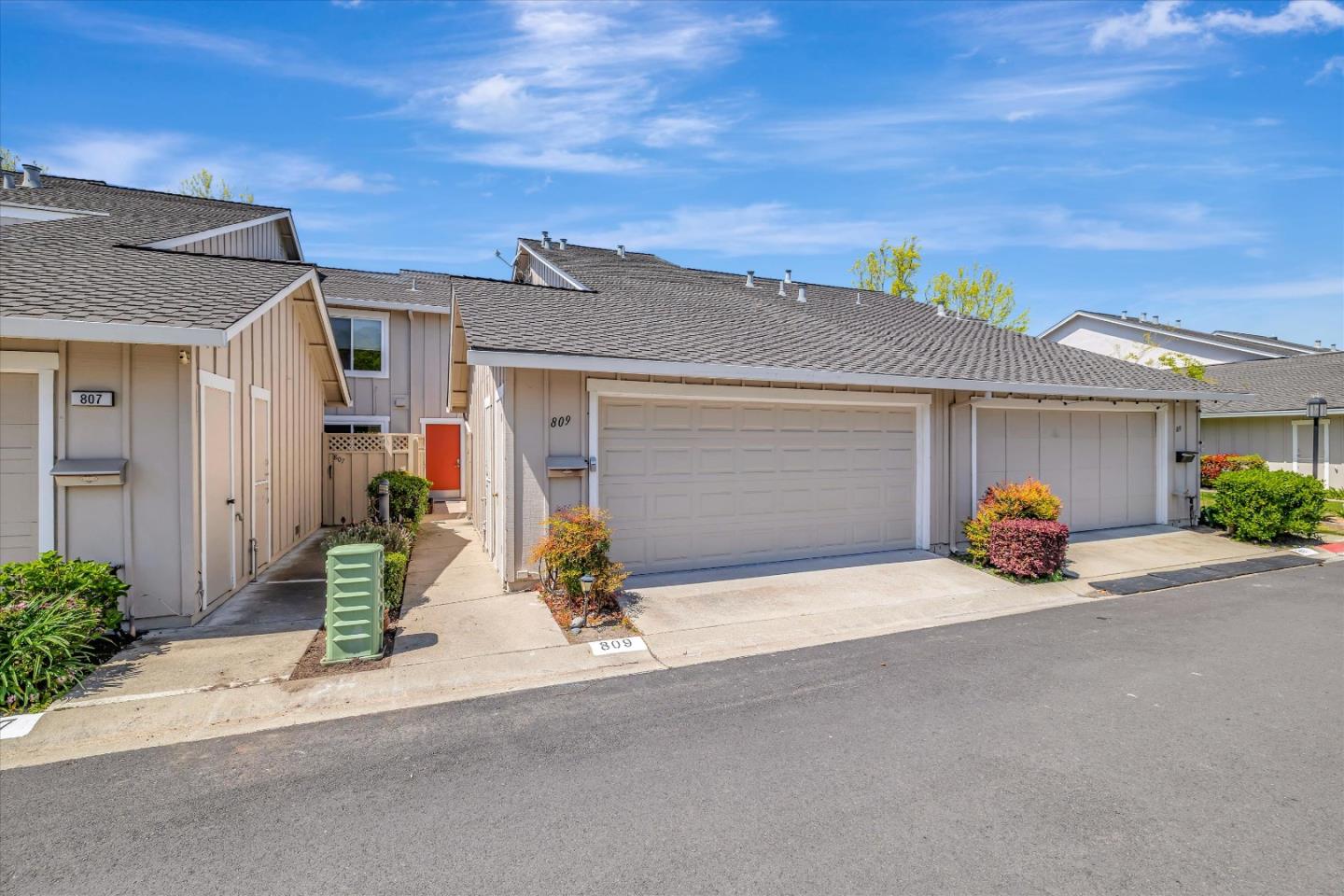 Photo of 809 Spruance Ln in Foster City, CA