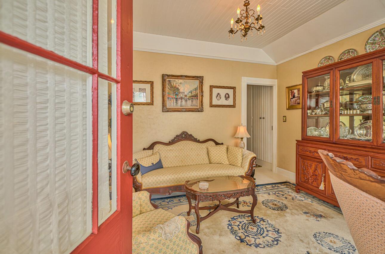 Detail Gallery Image 5 of 34 For 105 19th St, Pacific Grove,  CA 93950 - 1 Beds | 1 Baths