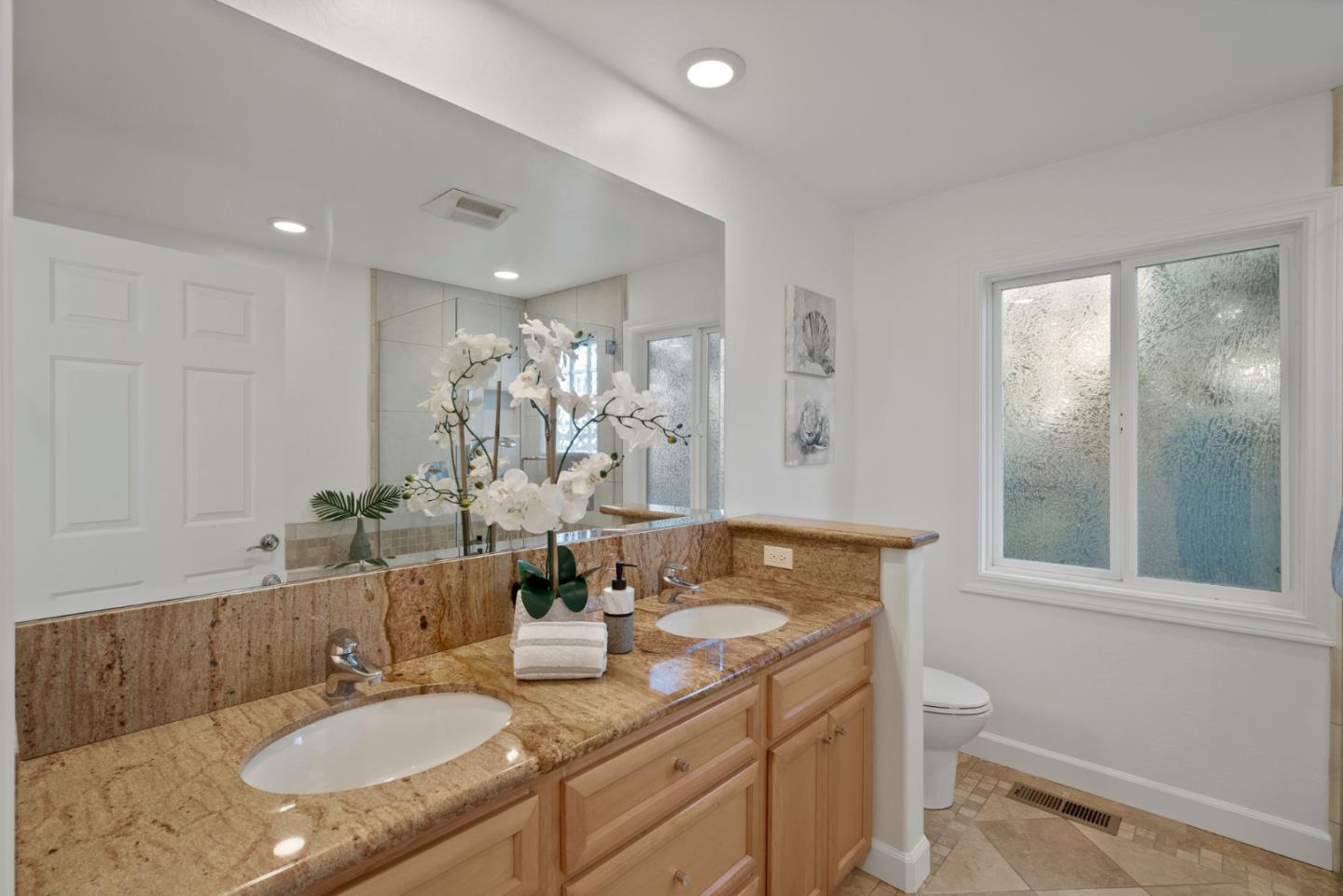Detail Gallery Image 31 of 57 For 967 Gerber Ct, Sunnyvale,  CA 94087 - 4 Beds | 2/1 Baths