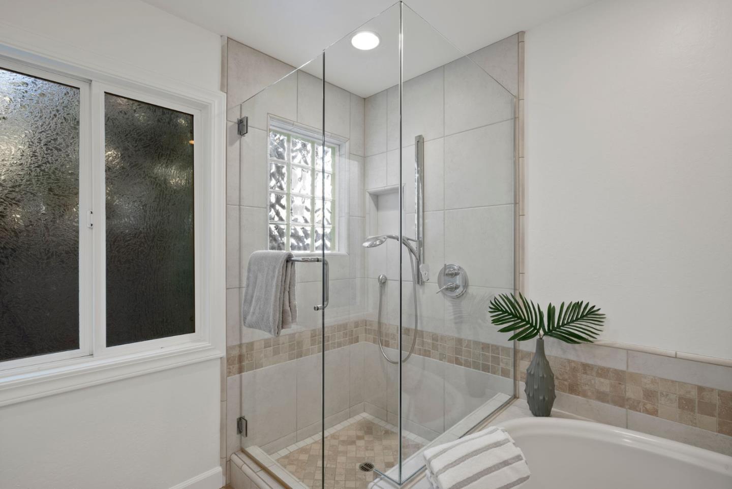 Detail Gallery Image 32 of 57 For 967 Gerber Ct, Sunnyvale,  CA 94087 - 4 Beds | 2/1 Baths