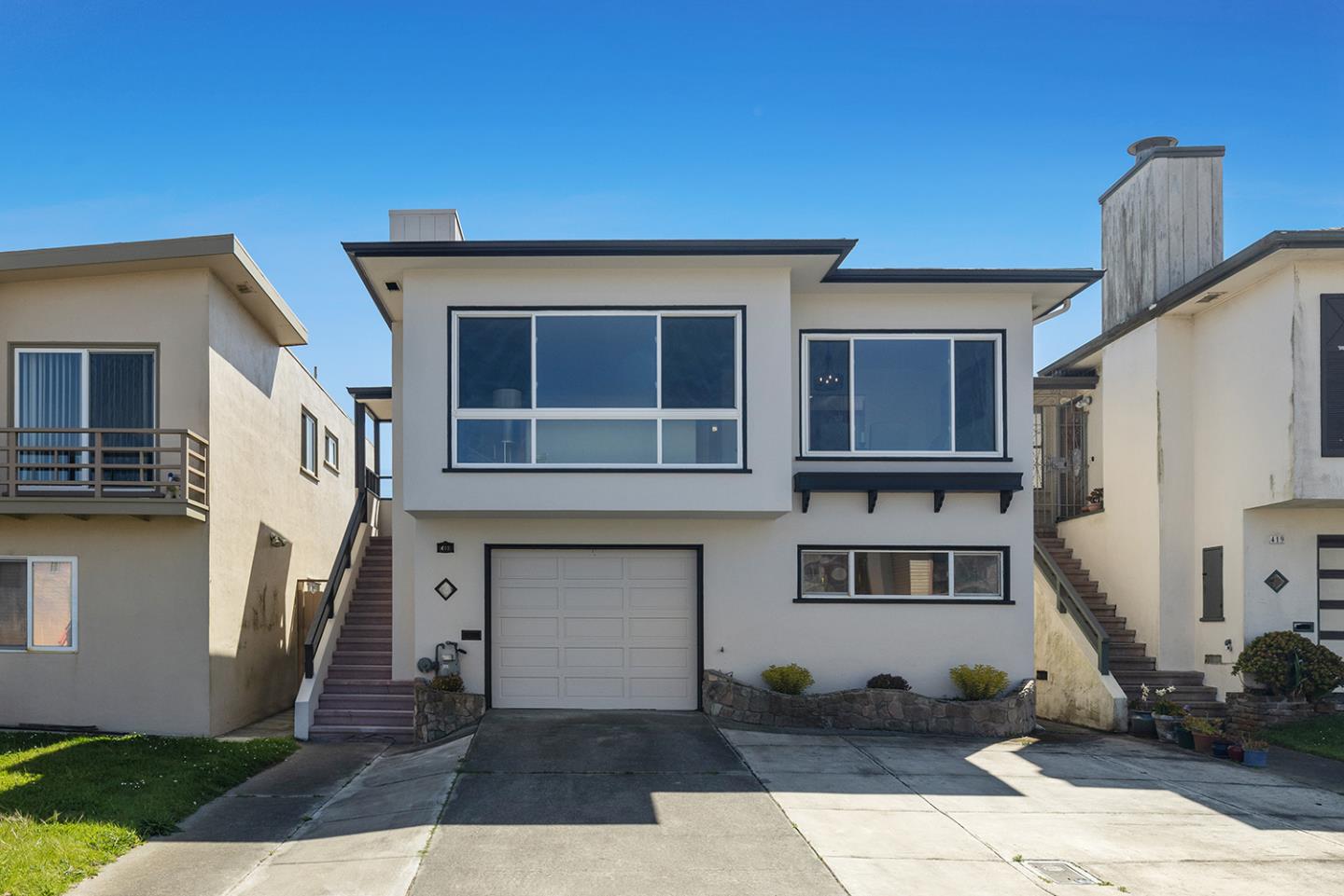 Detail Gallery Image 2 of 30 For 415 Skyline Dr, Daly City,  CA 94015 - 5 Beds | 2 Baths