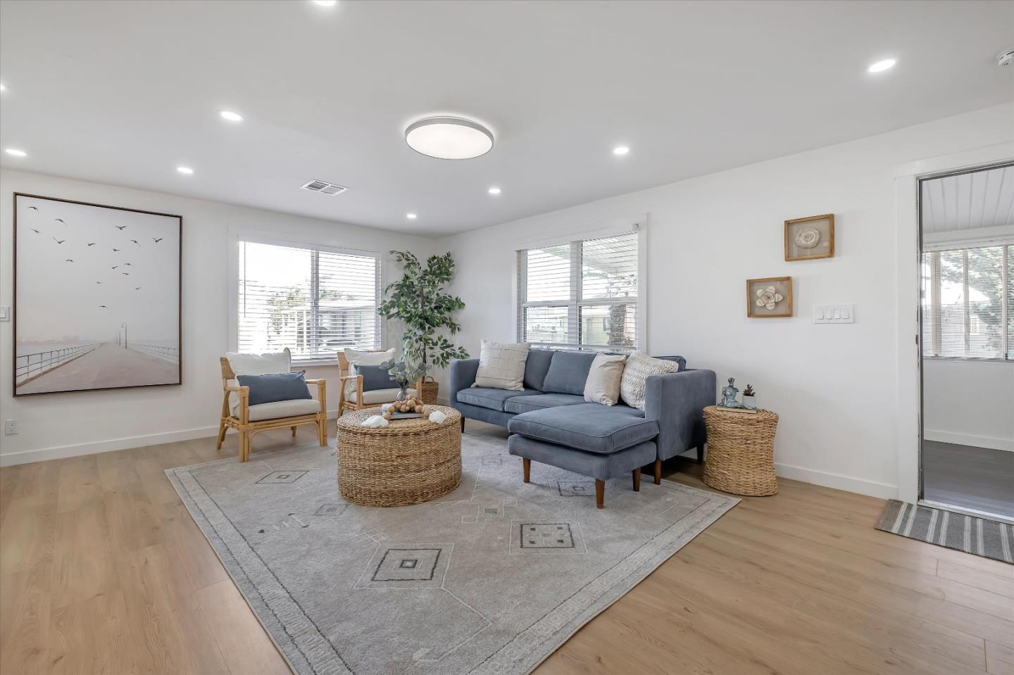 Detail Gallery Image 7 of 52 For 2395 Delaware Ave #42,  Santa Cruz,  CA 95060 - 3 Beds | 2 Baths