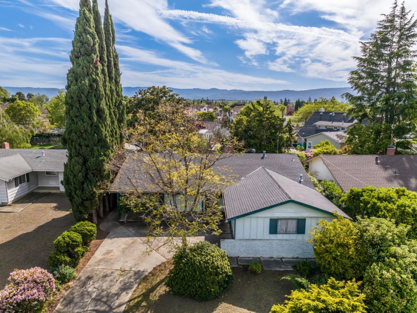 Detail Gallery Image 1 of 35 For 973 Wood Duck Ct, Santa Clara,  CA 95051 - 4 Beds | 2 Baths