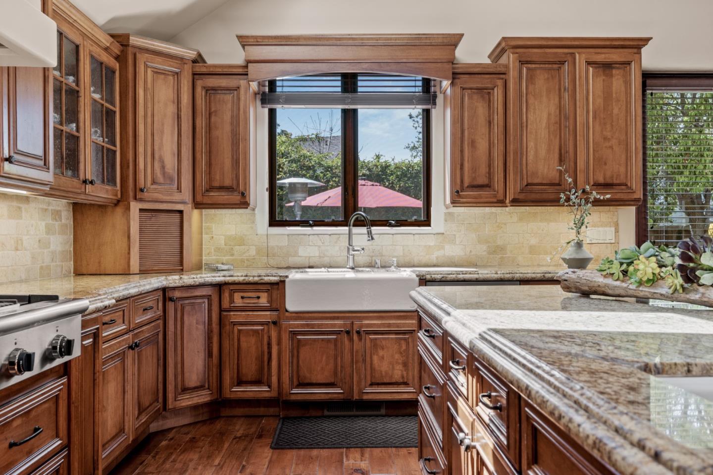 Detail Gallery Image 6 of 38 For 6 White Tail Ln, Monterey,  CA 93940 - 4 Beds | 2/1 Baths
