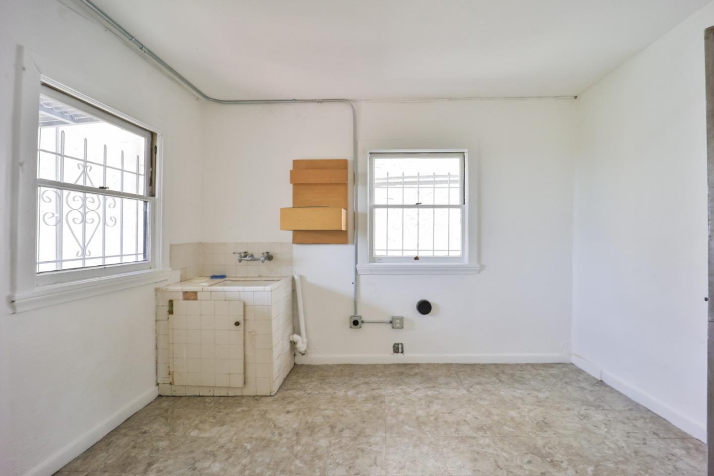 Detail Gallery Image 28 of 47 For 3727 Virden Ave, Oakland,  CA 94619 - 2 Beds | 1 Baths