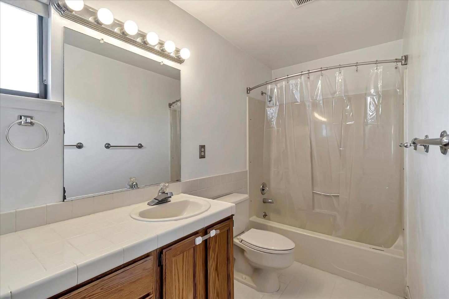 Detail Gallery Image 16 of 18 For 1155 Cleveland Street St, Redwood City,  CA 94061 - 2 Beds | 1 Baths