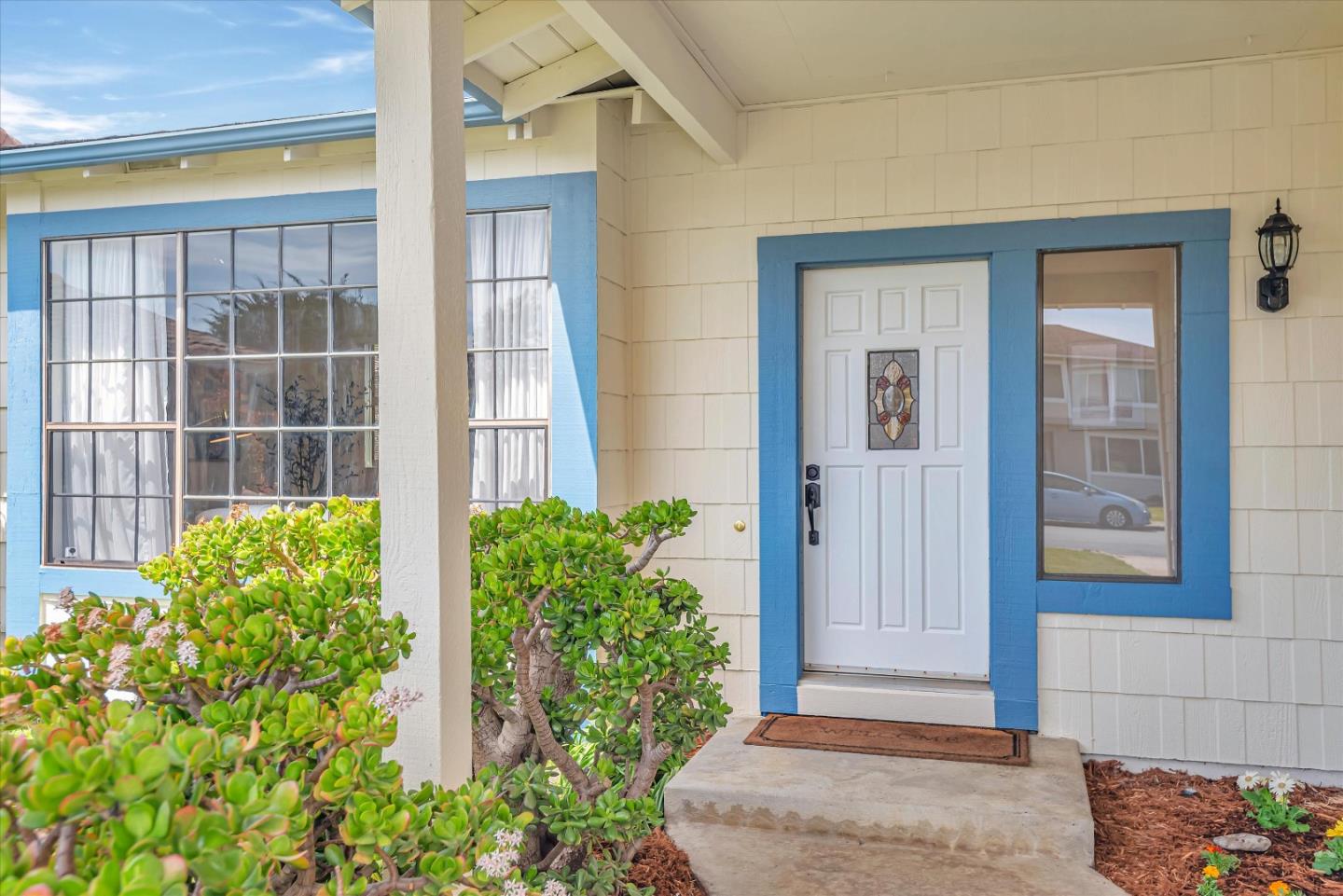 Detail Gallery Image 2 of 25 For 432 W Beach Ave, Half Moon Bay,  CA 94019 - 3 Beds | 2 Baths