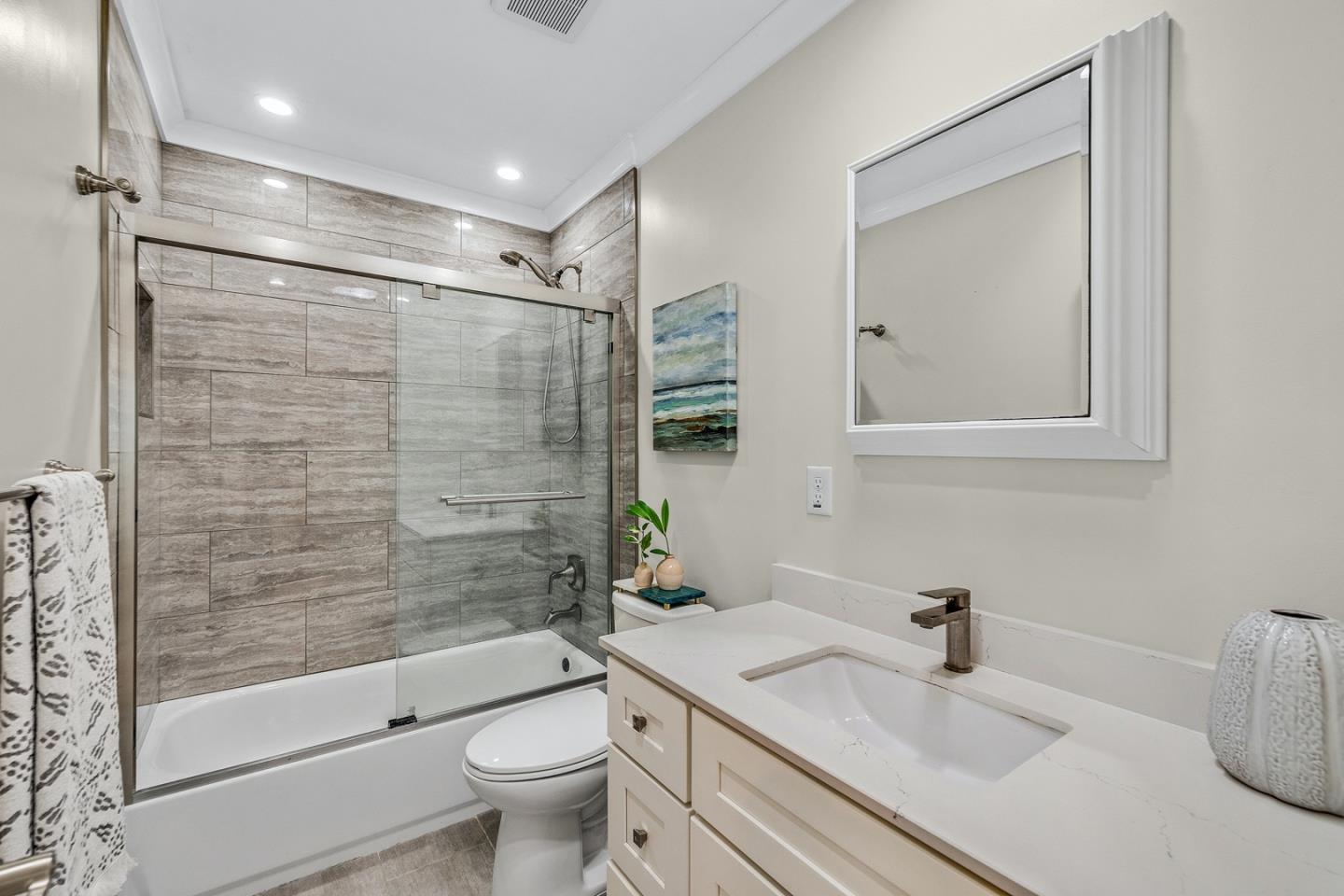 Detail Gallery Image 15 of 33 For 1220 Claremont Dr, San Bruno,  CA 94066 - 3 Beds | 2 Baths
