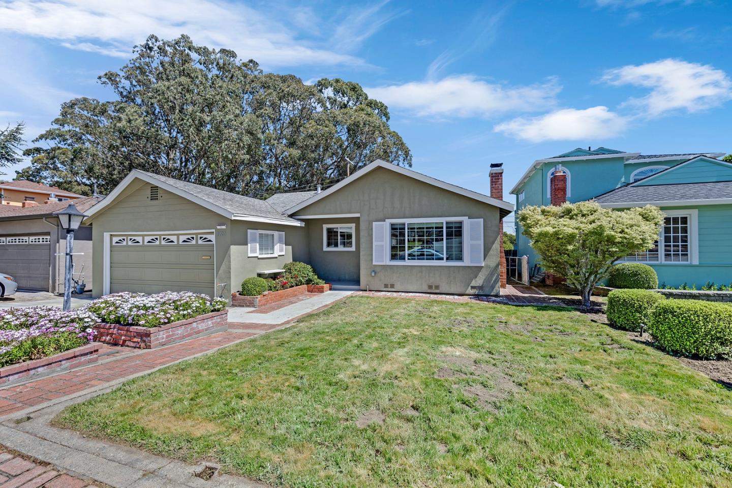 Detail Gallery Image 2 of 33 For 1220 Claremont Dr, San Bruno,  CA 94066 - 3 Beds | 2 Baths