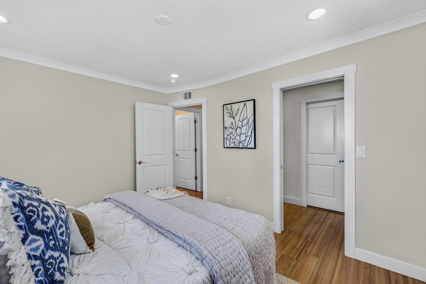 Detail Gallery Image 22 of 33 For 1220 Claremont Dr, San Bruno,  CA 94066 - 3 Beds | 2 Baths