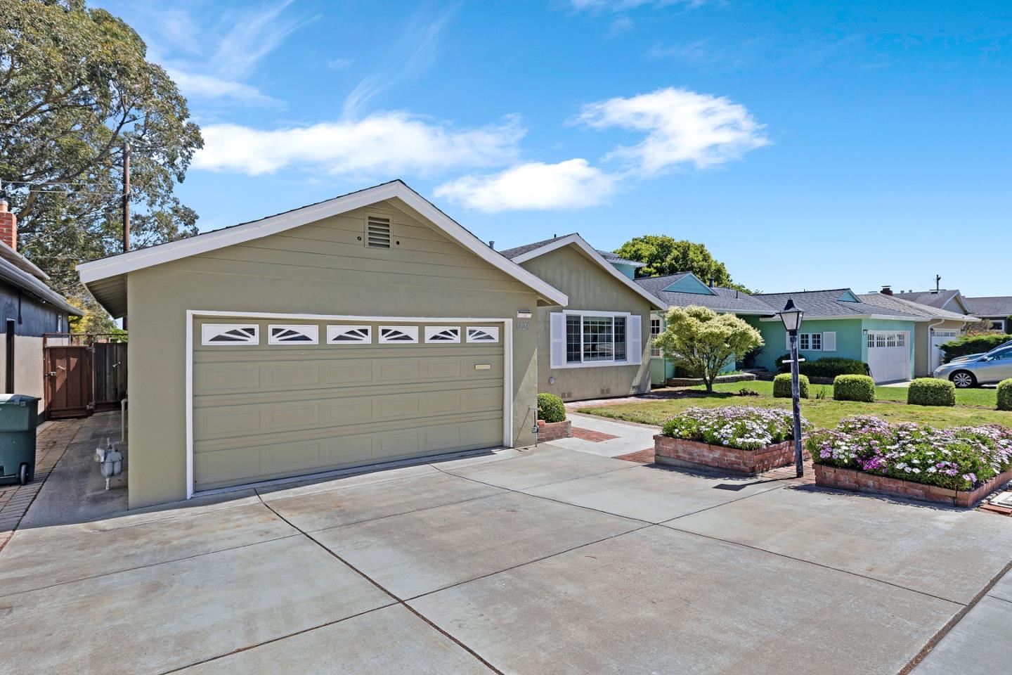 Detail Gallery Image 3 of 33 For 1220 Claremont Dr, San Bruno,  CA 94066 - 3 Beds | 2 Baths