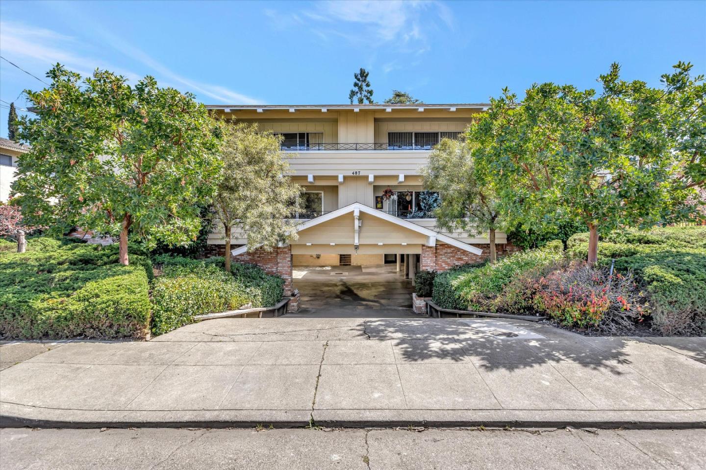 Photo of 487 James Rd in Palo Alto, CA