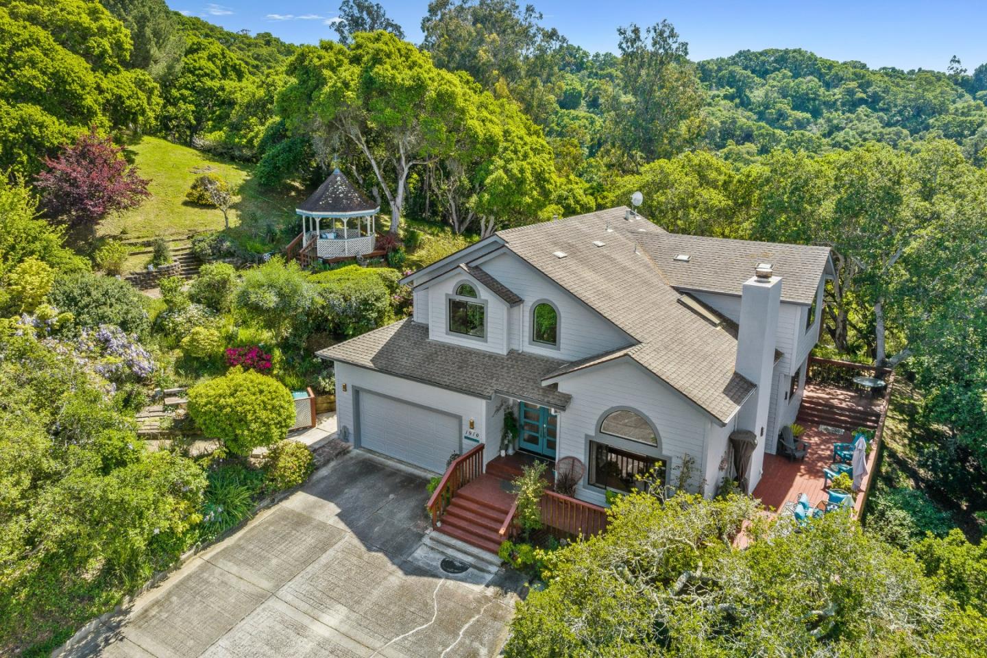 Photo of 1910 Jacklyn Ct in Royal Oaks, CA