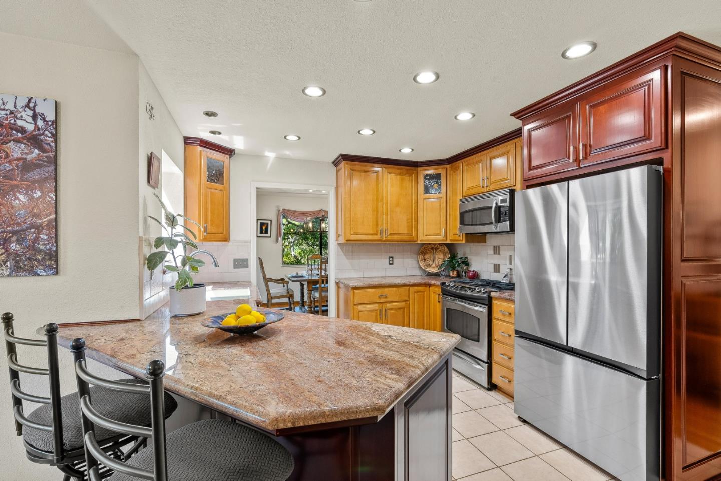 Detail Gallery Image 14 of 72 For 1910 Jacklyn Ct, Royal Oaks,  CA 95076 - 3 Beds | 2/1 Baths