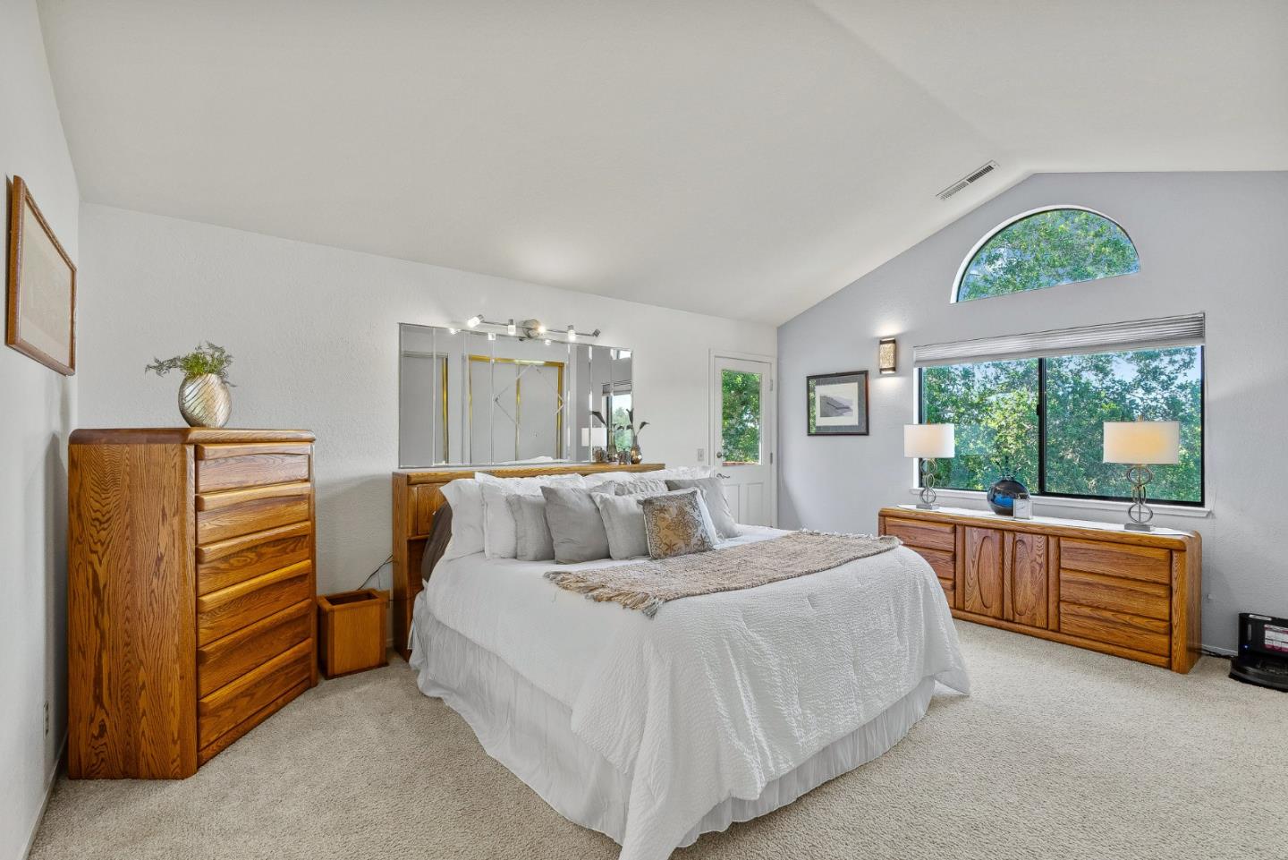 Detail Gallery Image 26 of 72 For 1910 Jacklyn Ct, Royal Oaks,  CA 95076 - 3 Beds | 2/1 Baths