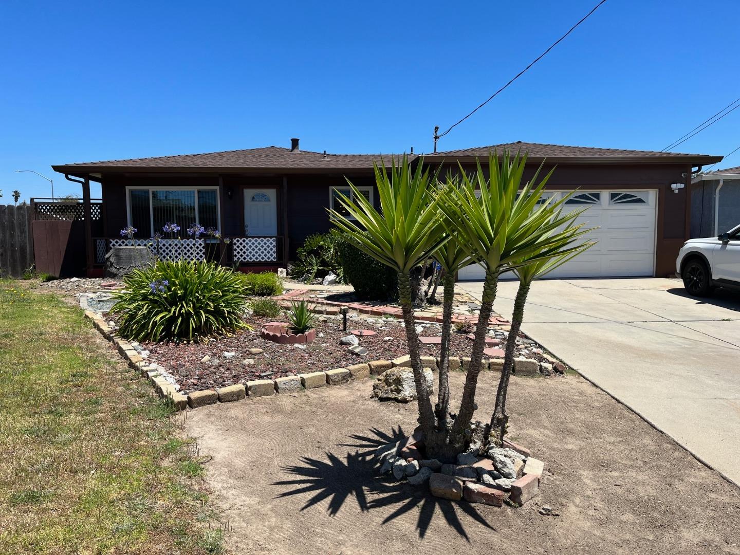 Detail Gallery Image 1 of 1 For 1247 Hawaii Pl, Salinas,  CA 93905 - 2 Beds | 1 Baths