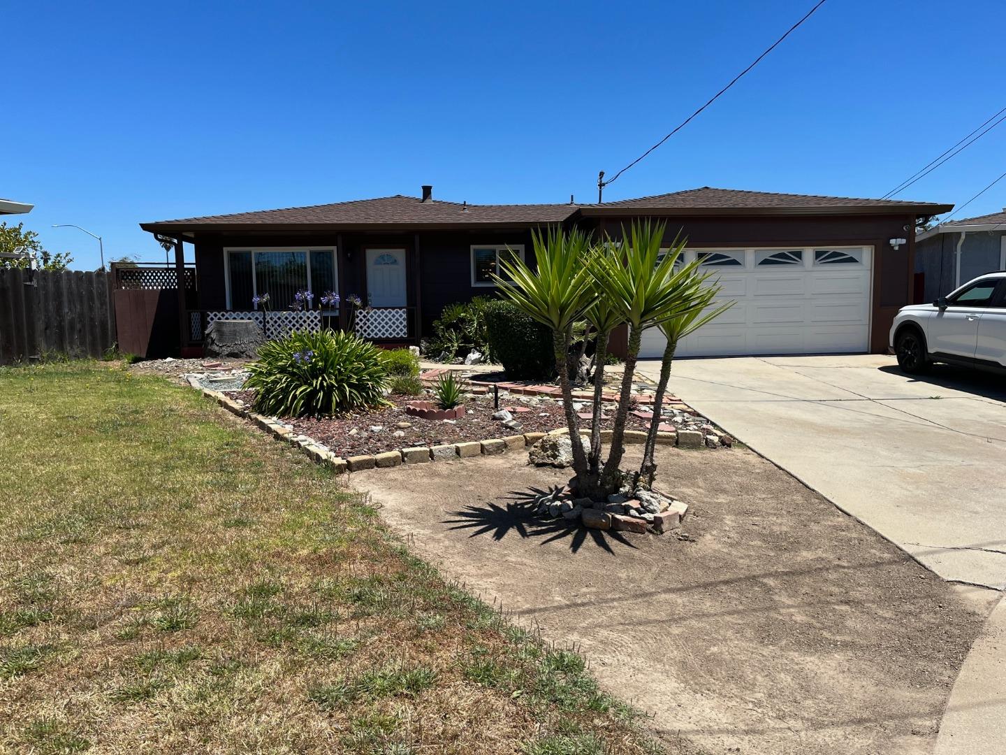 1247 Hawaii Pl, Salinas, CA 93905 photo 2