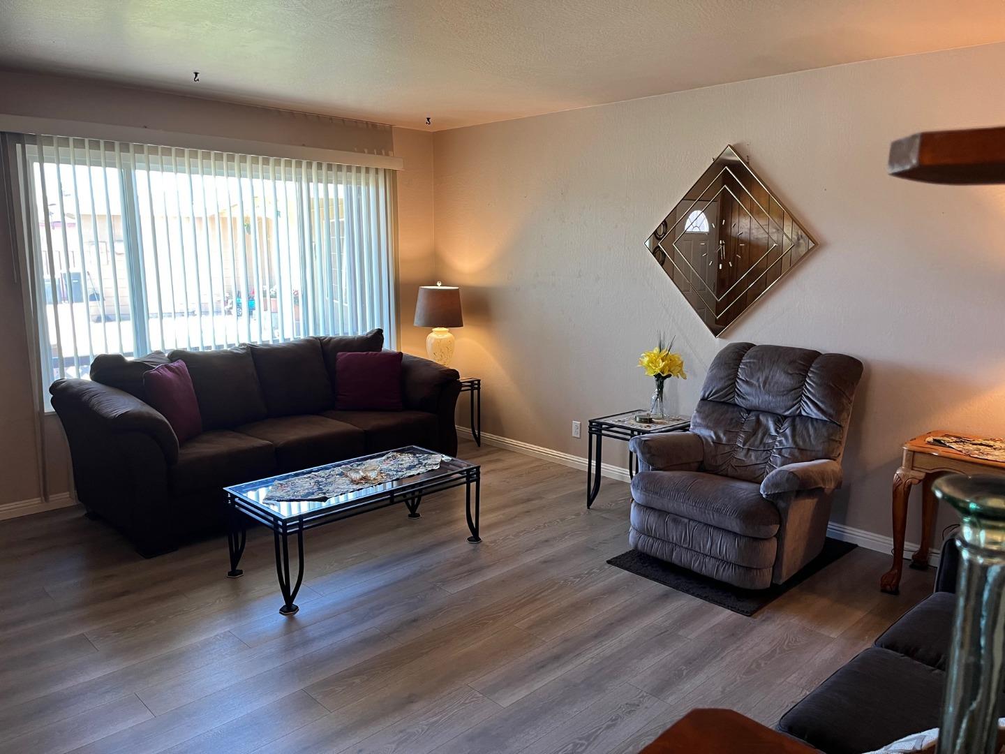 1247 Hawaii Pl, Salinas, CA 93905 photo 4