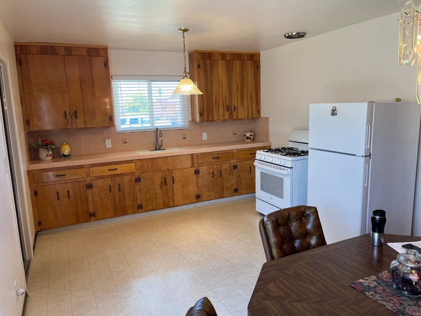 1247 Hawaii Pl, Salinas, CA 93905 photo 9
