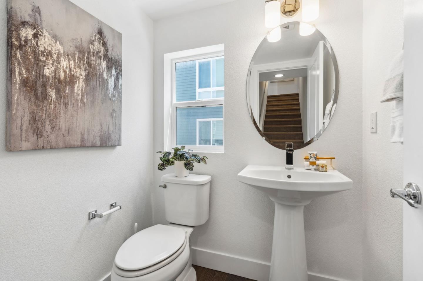 Detail Gallery Image 10 of 29 For 1558 Seawind Dr, Richmond,  CA 94804 - 3 Beds | 2/2 Baths