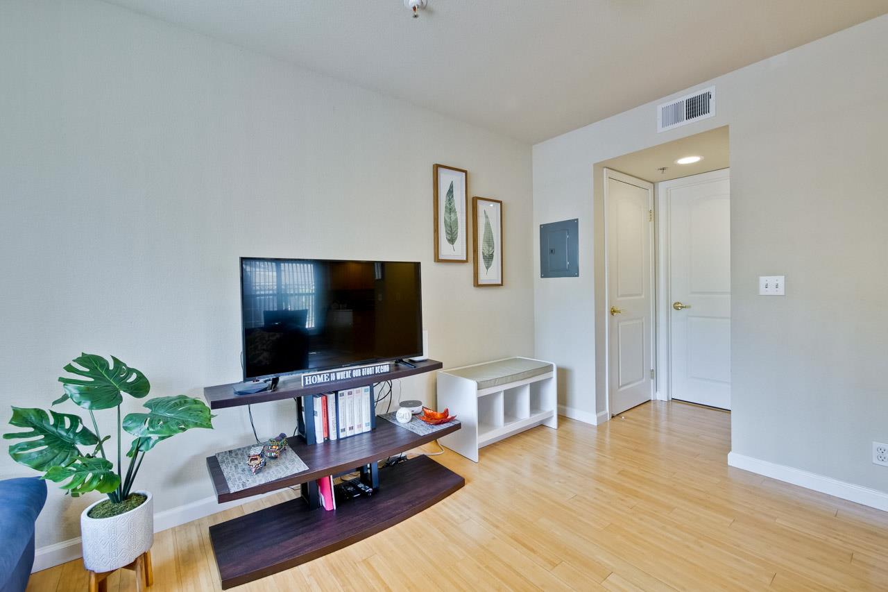 Detail Gallery Image 6 of 25 For 627 E El Camino Real #104,  Sunnyvale,  CA 94087 - 2 Beds | 2/1 Baths