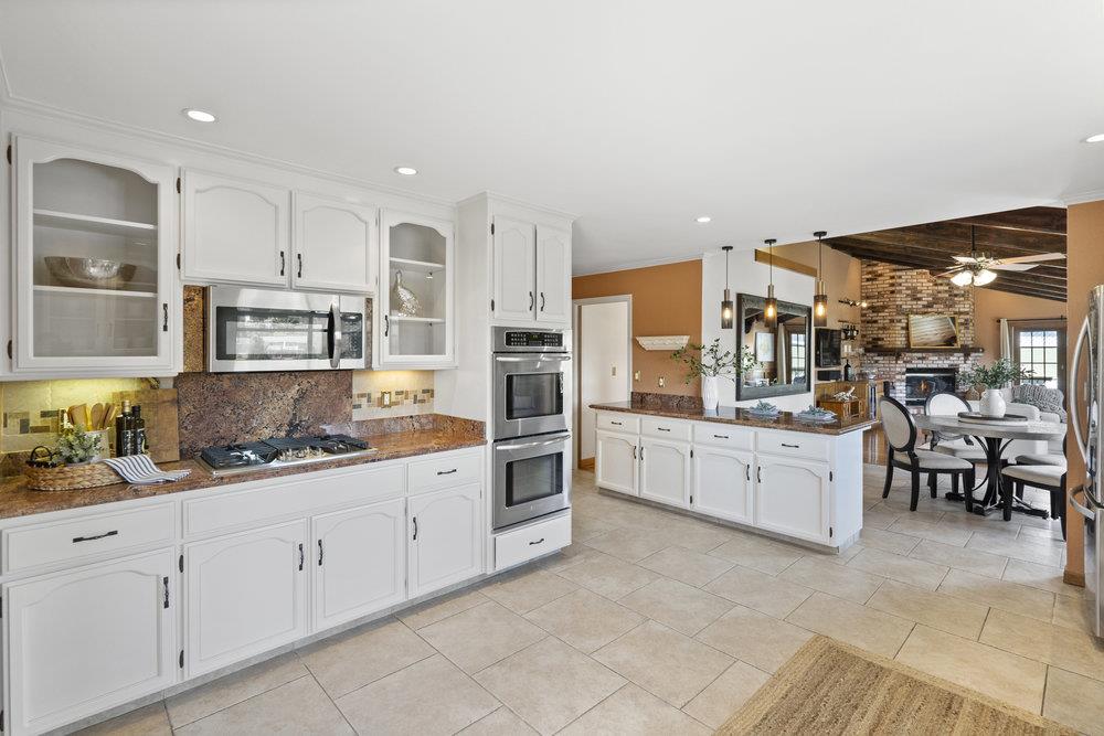 Detail Gallery Image 12 of 79 For 523 Exeter Way, San Carlos,  CA 94070 - 4 Beds | 2/1 Baths