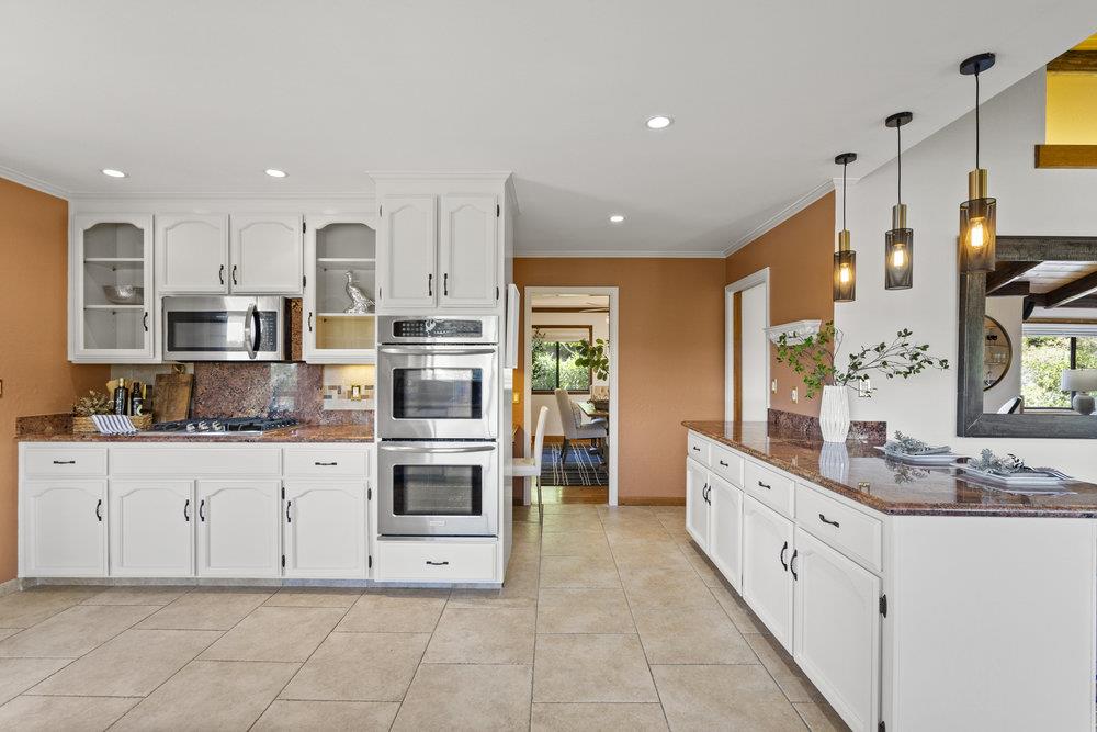 Detail Gallery Image 14 of 79 For 523 Exeter Way, San Carlos,  CA 94070 - 4 Beds | 2/1 Baths