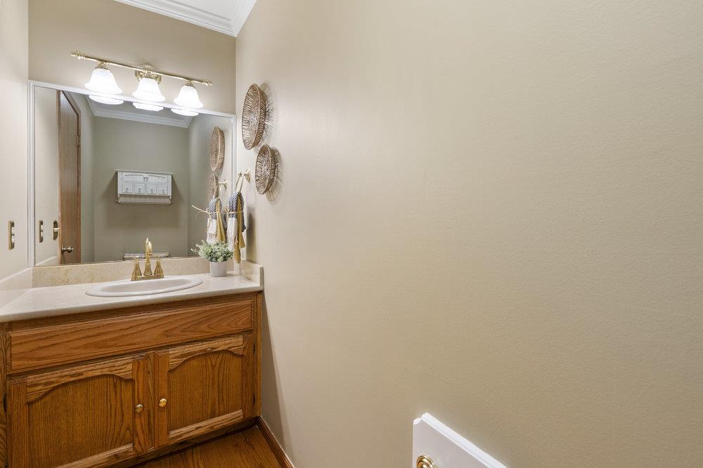 Detail Gallery Image 25 of 79 For 523 Exeter Way, San Carlos,  CA 94070 - 4 Beds | 2/1 Baths
