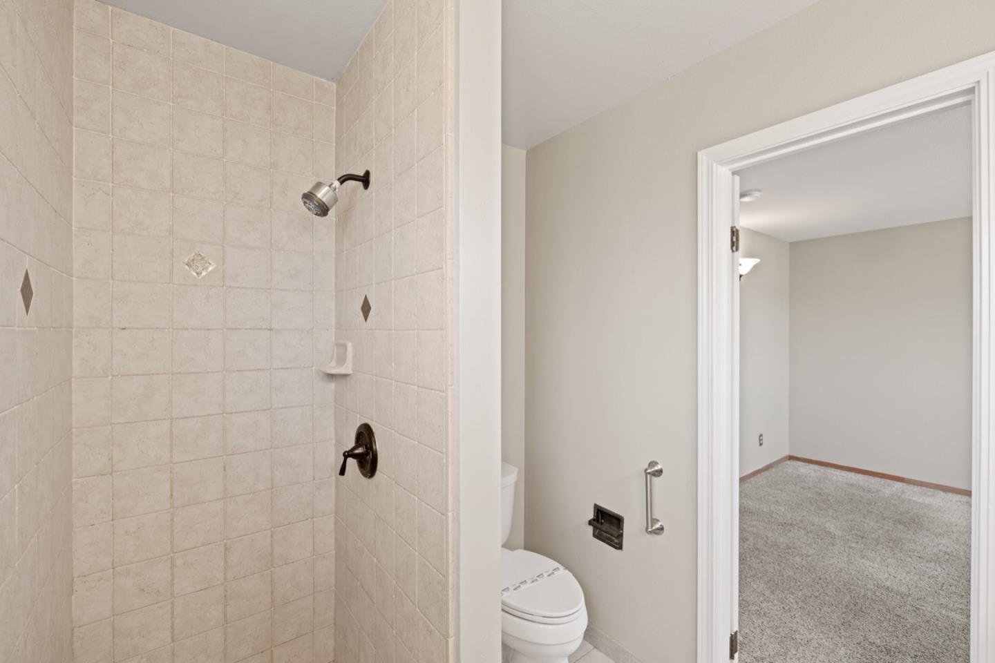 Detail Gallery Image 8 of 14 For 296 Whitney Pl, Marina,  CA 93933 - 3 Beds | 2 Baths