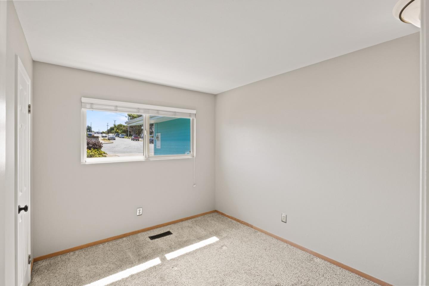 Detail Gallery Image 9 of 14 For 296 Whitney Pl, Marina,  CA 93933 - 3 Beds | 2 Baths