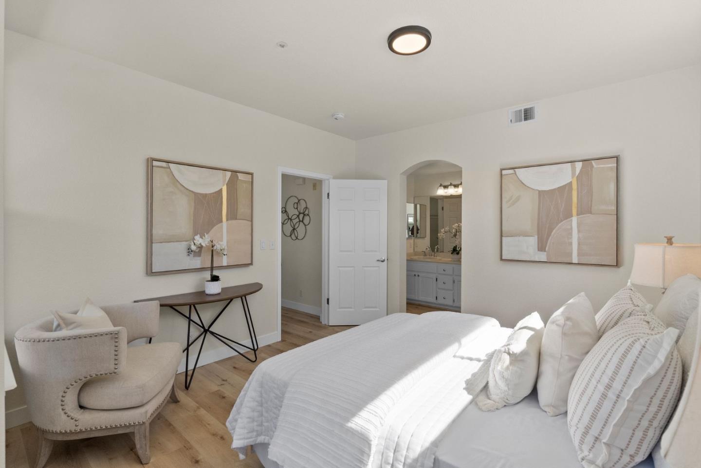 Detail Gallery Image 12 of 36 For 401 Baltic Cir #427,  Redwood City,  CA 94065 - 2 Beds | 2 Baths