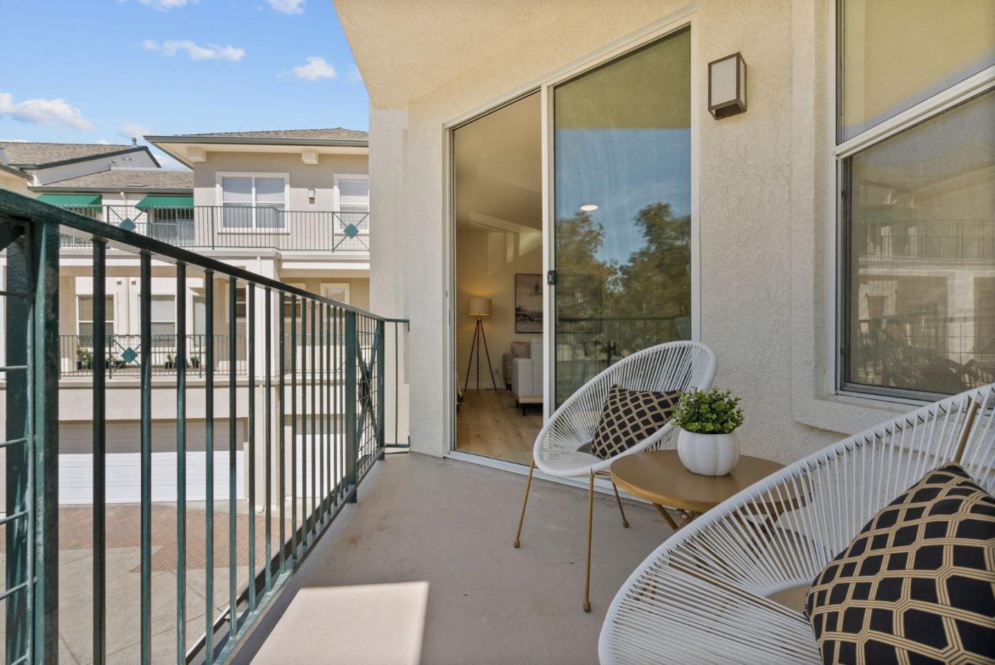 Detail Gallery Image 21 of 36 For 401 Baltic Cir #427,  Redwood City,  CA 94065 - 2 Beds | 2 Baths