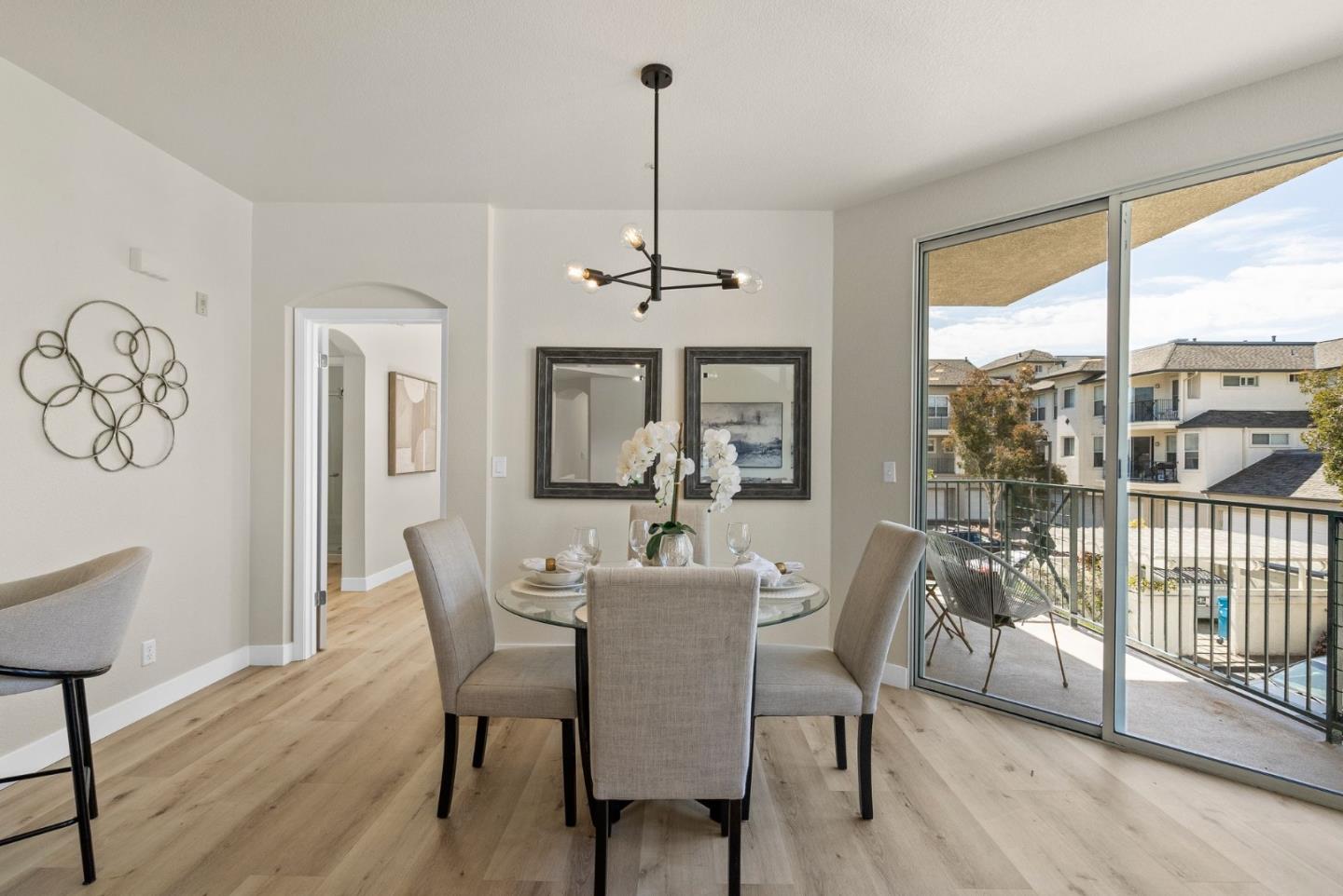 Detail Gallery Image 5 of 36 For 401 Baltic Cir #427,  Redwood City,  CA 94065 - 2 Beds | 2 Baths