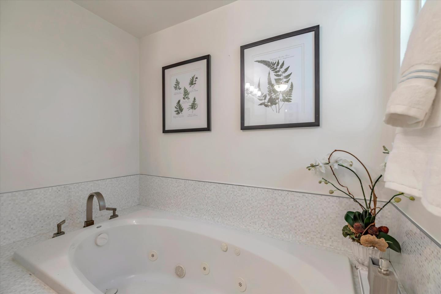 Detail Gallery Image 30 of 36 For 635 Carlisle Way, Sunnyvale,  CA 94087 - 4 Beds | 2/1 Baths