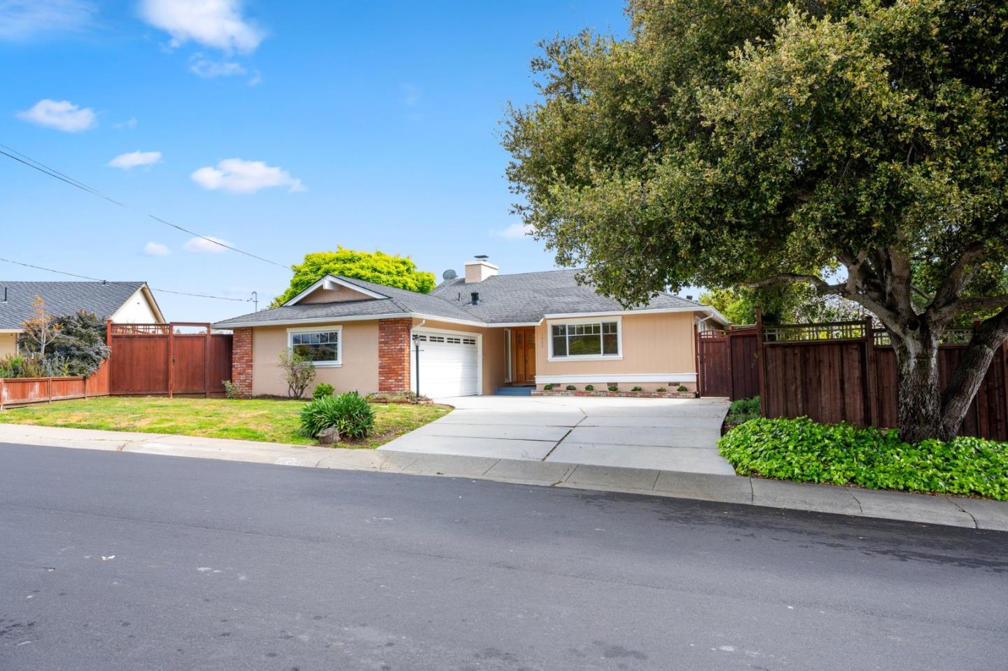 Photo of 1904 Bishop Rd in Belmont, CA