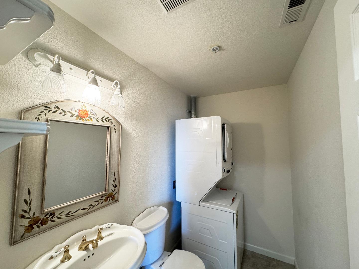 Detail Gallery Image 16 of 17 For 260 5th Ave 7d,  Redwood City,  CA 94063 - 2 Beds | 1/1 Baths