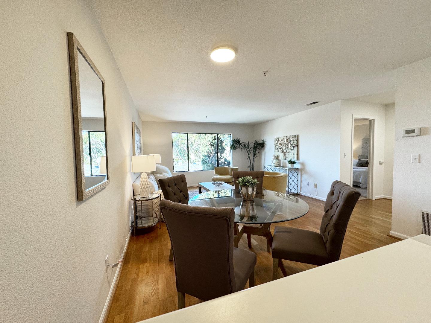 Detail Gallery Image 7 of 17 For 260 5th Ave 7d,  Redwood City,  CA 94063 - 2 Beds | 1/1 Baths