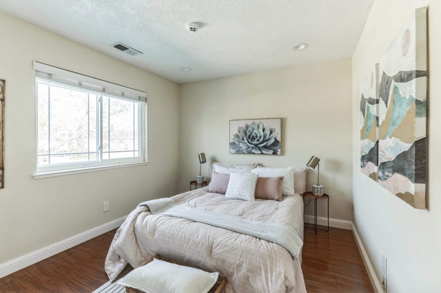 Detail Gallery Image 11 of 21 For 864 Coventry Way, Milpitas,  CA 95035 - 3 Beds | 2/1 Baths
