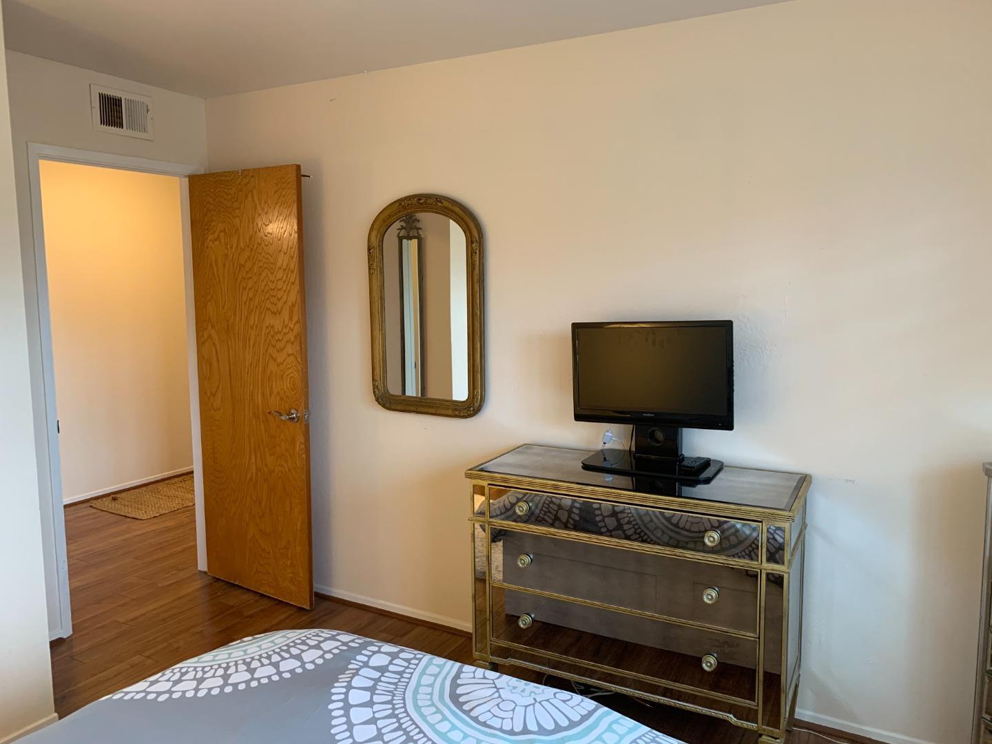 Detail Gallery Image 6 of 29 For 4355 Diamond St #4,  Capitola,  CA 95010 - 2 Beds | 1 Baths