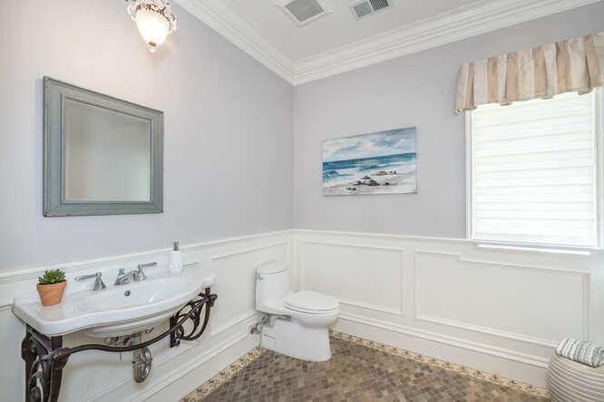 Detail Gallery Image 27 of 69 For 414 Pinehill Rd, Hillsborough,  CA 94010 - 5 Beds | 4/2 Baths